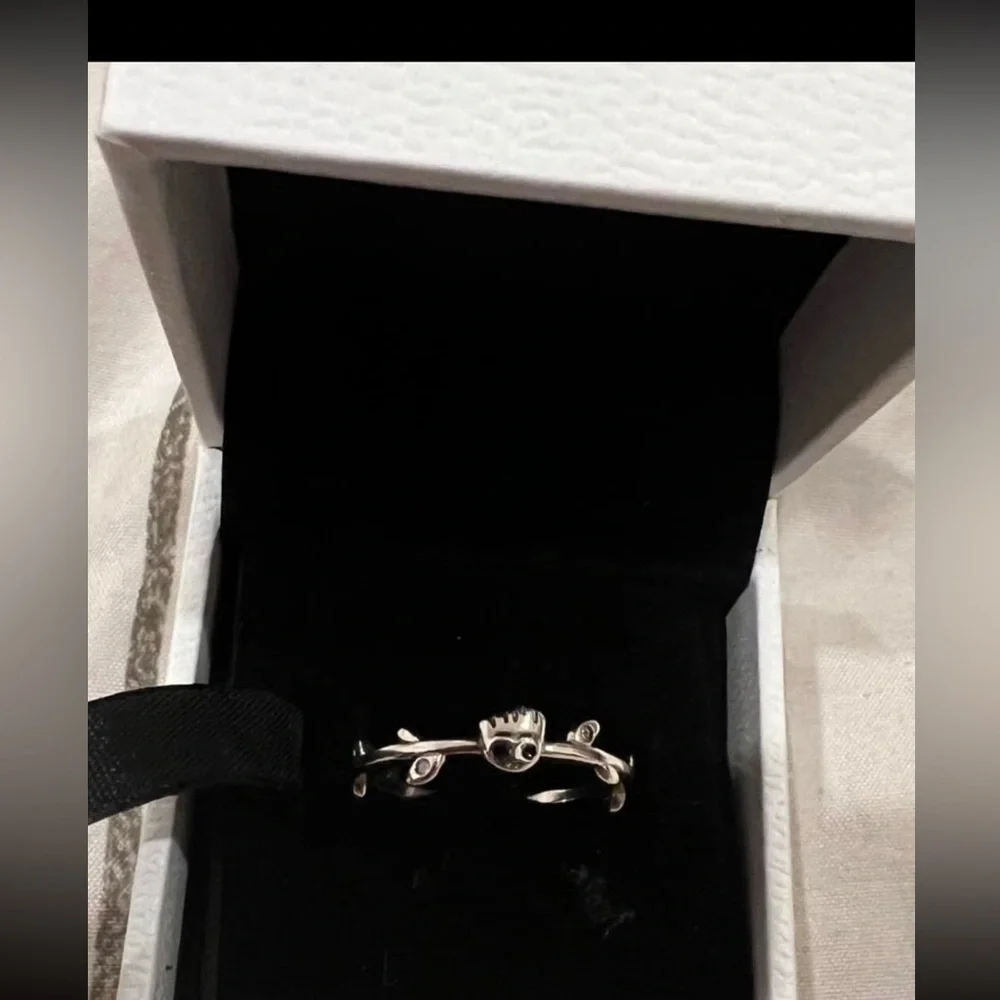- Marvel Guardians of the Galaxy Groot Leaf Ring size 7.5